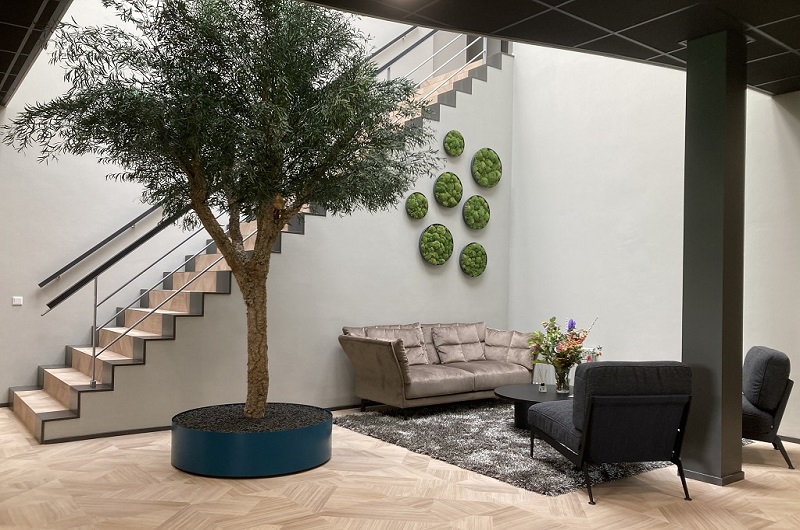 De interieurontwerper van deze entree is StudioCentro, dé binnenhuisarchitect in midden Nederland.